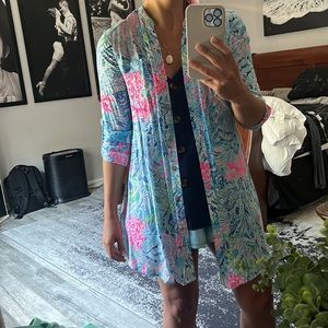 NWT (fits more like a S/M Lilly Pulitzer light weight button down/cover up